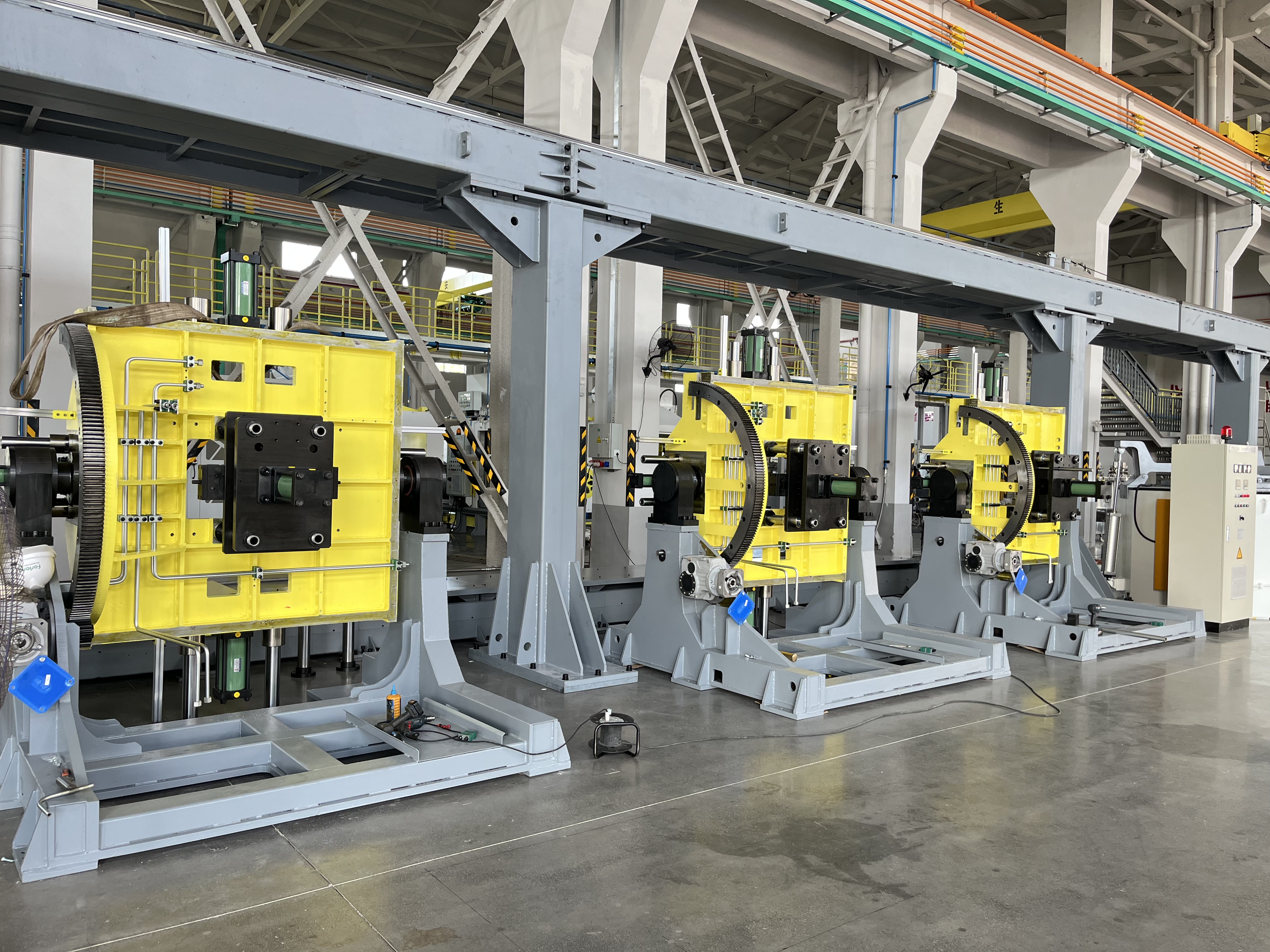 Наклонная гравитационная кастинговая машина